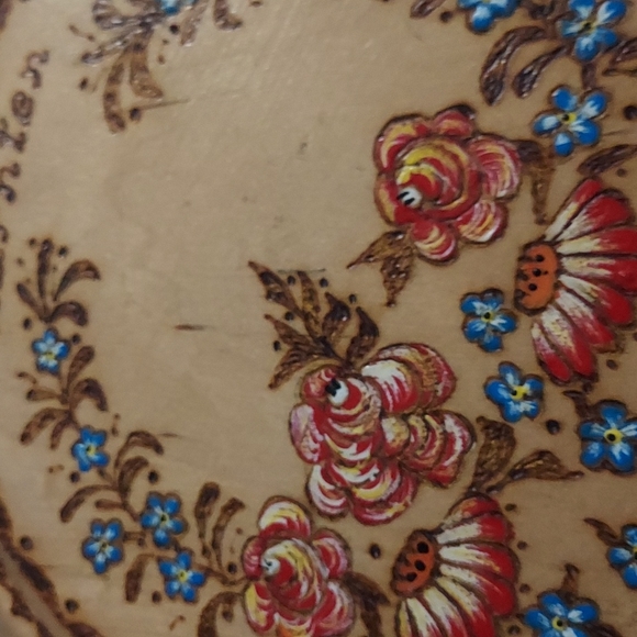 Vintage German Hanging Decor Plate has the name Harnten engraved on it. 8in.Diam - Picture 3 of 8